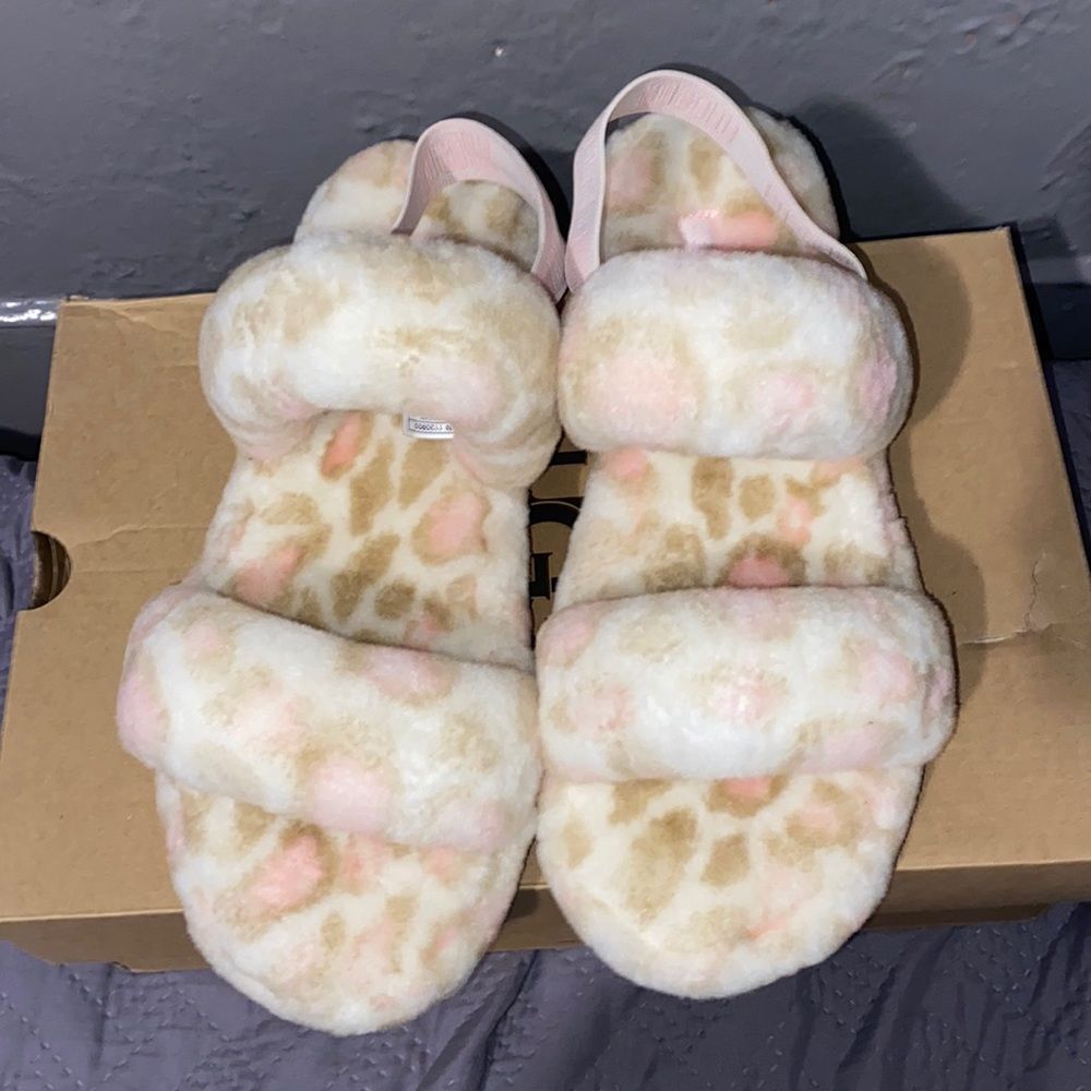 Ugg leopard print slipper size 11